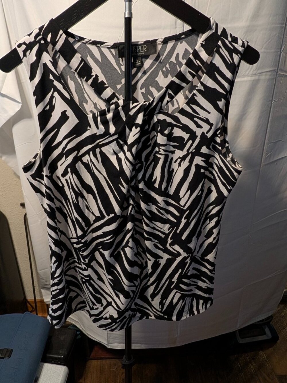KASPER Zebra Sleeveless Blouse Twisted Front Neckline Lined Women's Size L